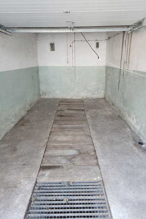 Garaż przy ulicy Parkowej - Widok 2