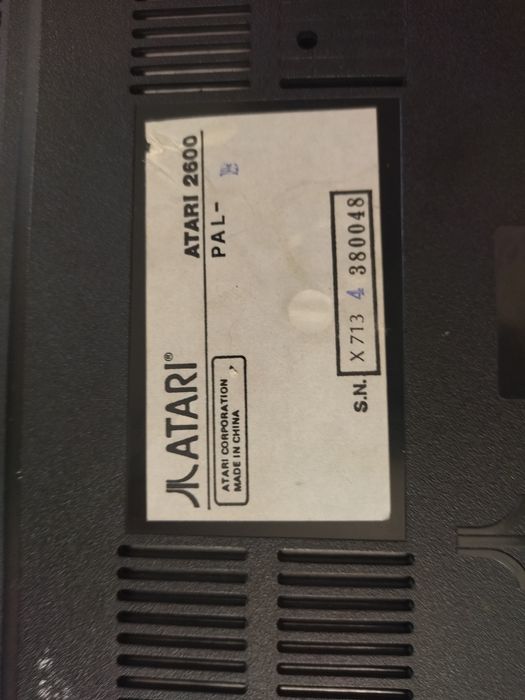 Приставка Atari 2600, джойстик, картридж