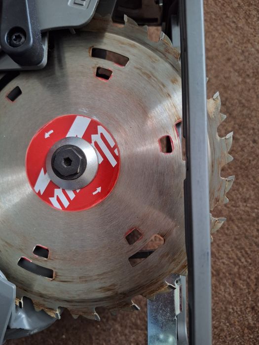 Безщіткова акумуляторна пила Milwaukee 2732-20