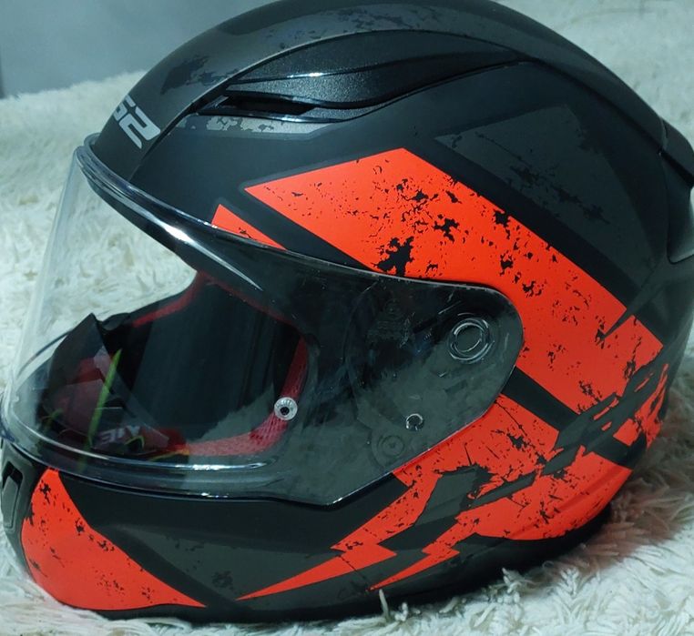 Шолом для мотоцикла.