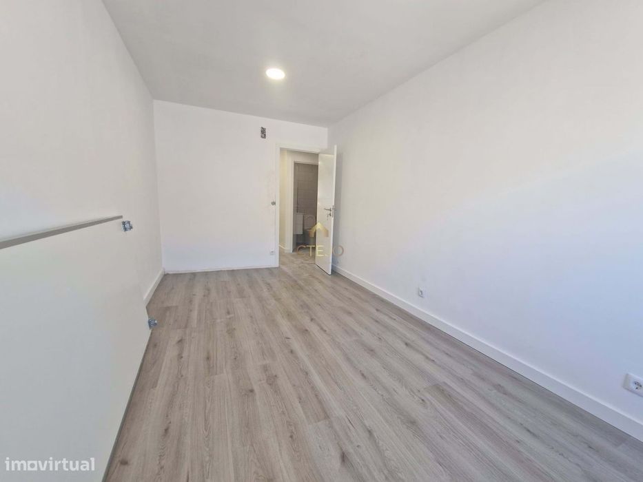 Apartamento com Vista Urbana em Sintra