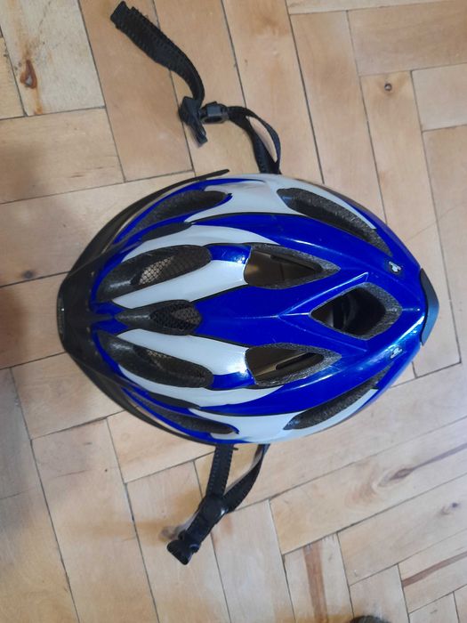 Велосипедний шолом, окуляри, наколінники