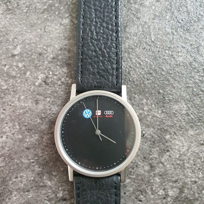 Часы с Логотипом