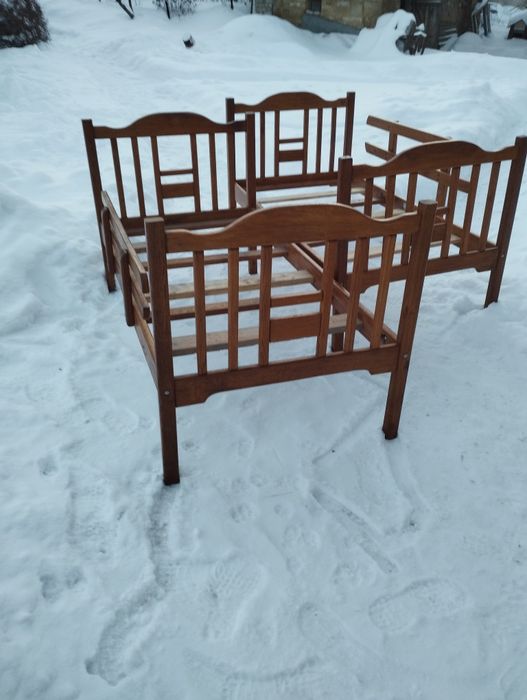 Дубові дитячі ліжка в задовільному стані