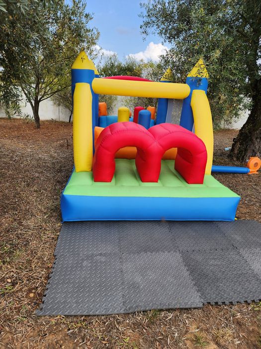 Alugamos insuflável pula pula aniversarios festas casamentos