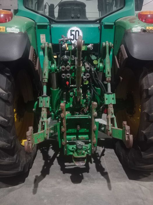 Ciągnik John Deere 6920 S  z ładowaczem czołowym, przedni tuz