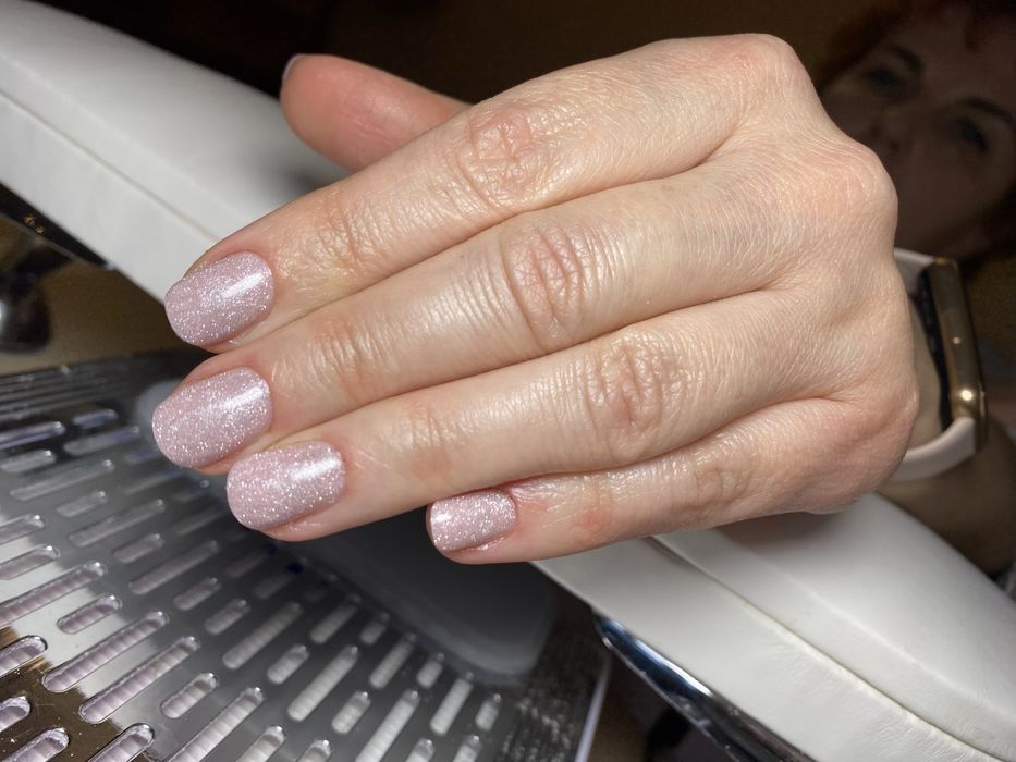 Манікюр  на Дарниці