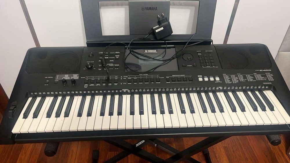 Keyboard Yamaha  E453