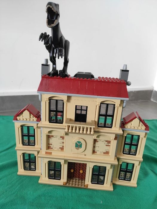 Assembled LEGOS (various models)64585561508610123