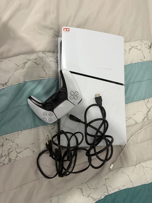 Playstation 5 slim 1TB inclui conta com diversos jogos on-line