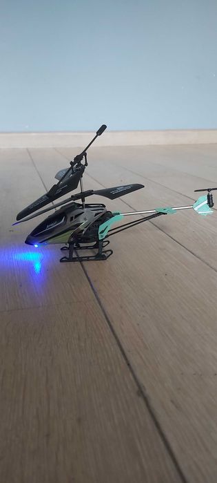 helikopter latający zdalnie aeroquest