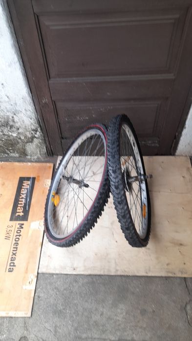 Duas rodas de bicicleta n.24