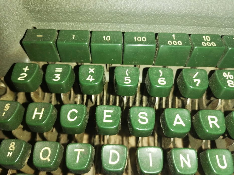 Máquinas escrever Olympia Messa Olympiette