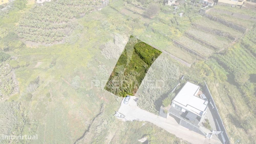 Terreno Urbano de 600m2 no Caniço - Ilha da Madeira