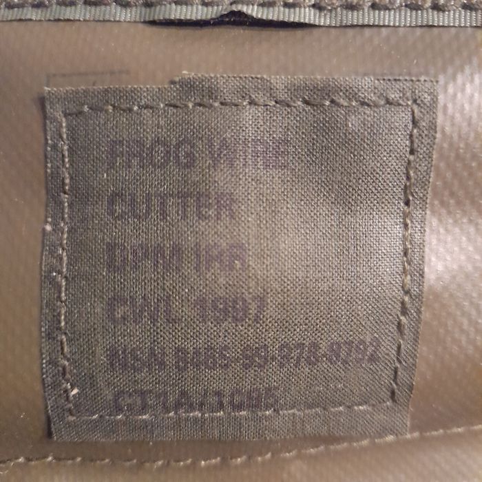 Ładownica na nożyce do cięcia drutu.