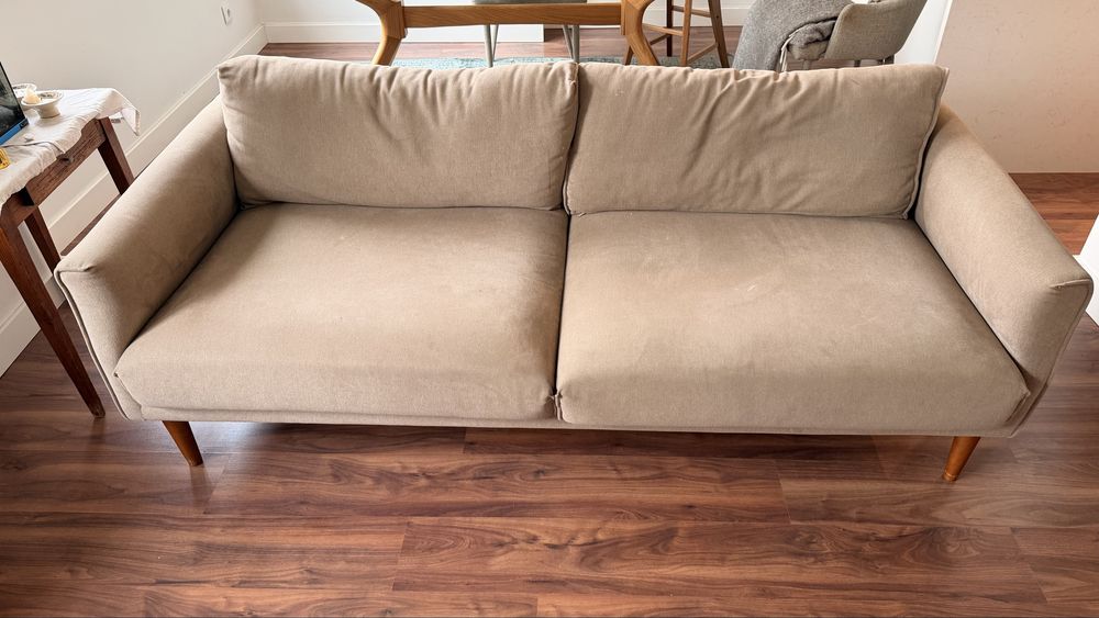 Sofá de dois lugares - comprado na Area