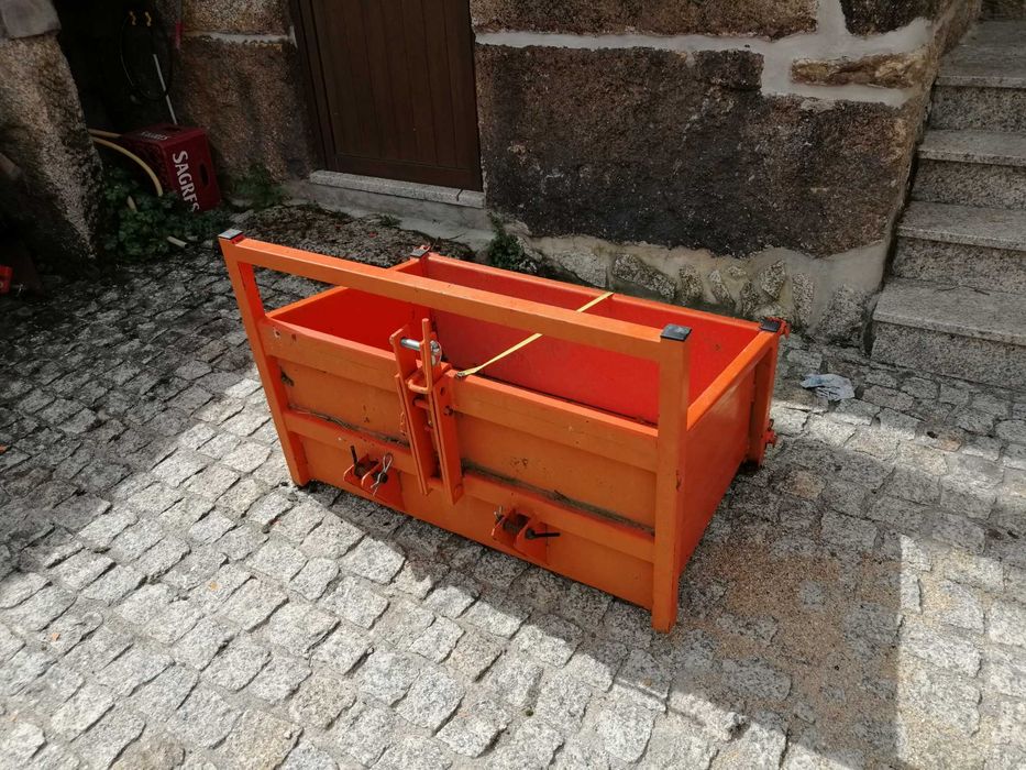 Caixa trator semi-nova