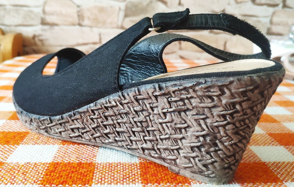 Buty damskie na koturnie nowe rozmiar 40