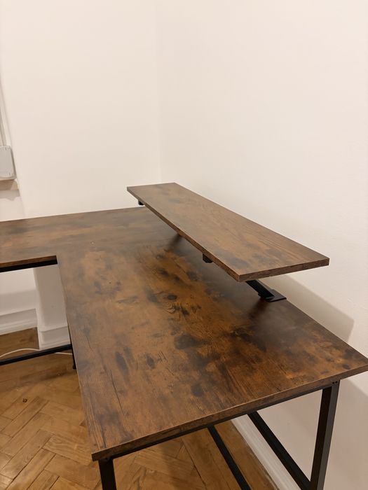 Secretaria de canto em madeira
