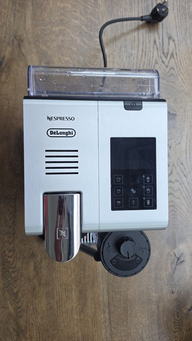 Ekspres na kapsułki Nespresso DeLonghi EN750 MB Lattissima Pro