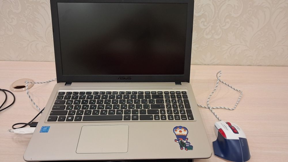 Продам ноутбук Asus R540N