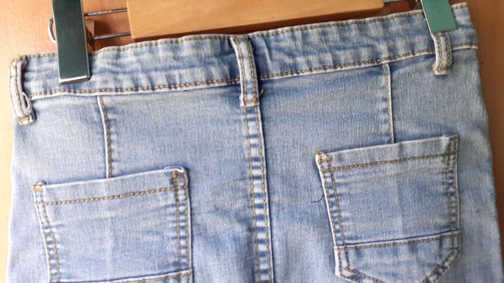 Mini saia de ganga com botões 32/34