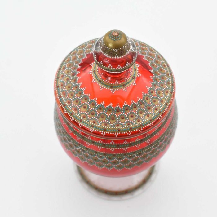 Pote decorativo em vidro vermelho pintado à mão
