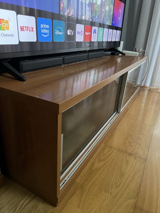 Conjunto de sala ( mesa de centro , movel apoio televisao , vitrine)