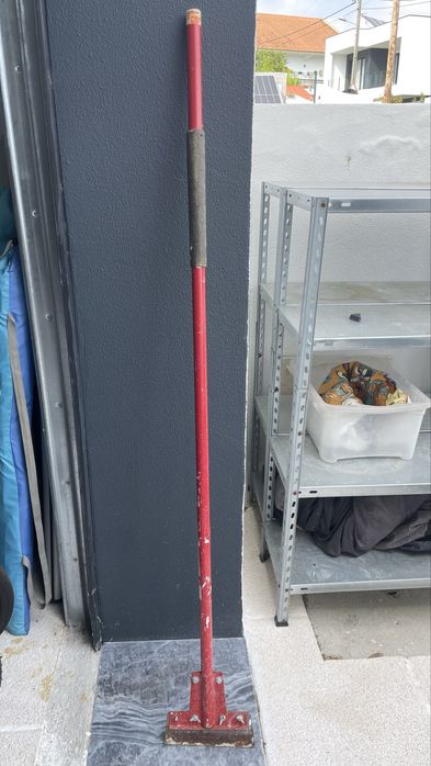 Raspador de cimento de obra com lamina metalica