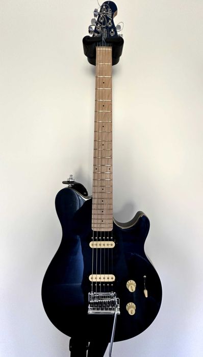 Sterling by Music Man AX3FM Axis Flame Maple Neptune Blue - Excelente Estado