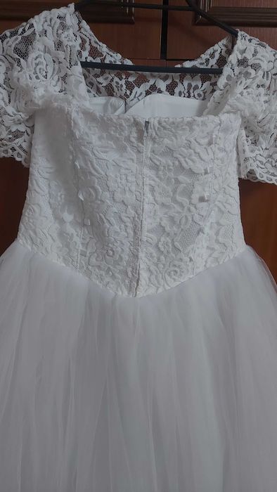 плаття до 1 причастя. Пишне біле плаття.