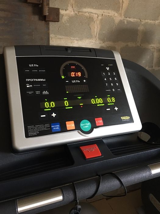 Бігова доріжка Technogym Run Now 700, новий стан