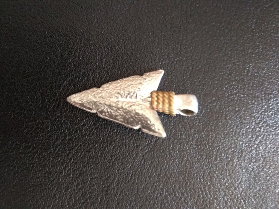 Кулон зі сталі підвіска стріла чароті