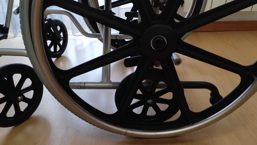 Cadeira de Rodas com pouco uso