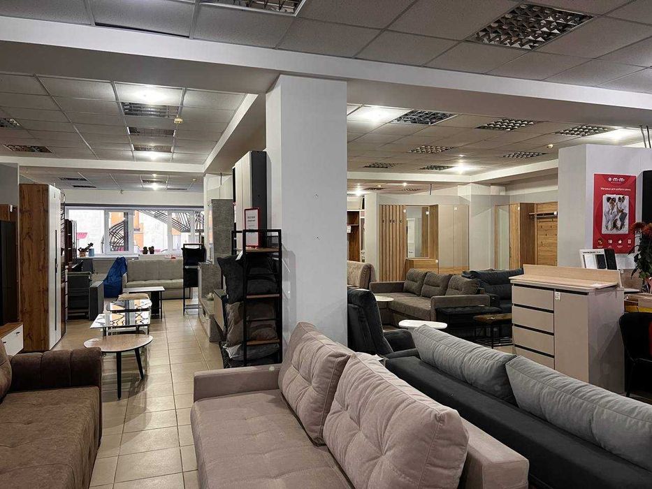 Продам 3-х поверхову окремо побудовану будівлю комерц. призначення