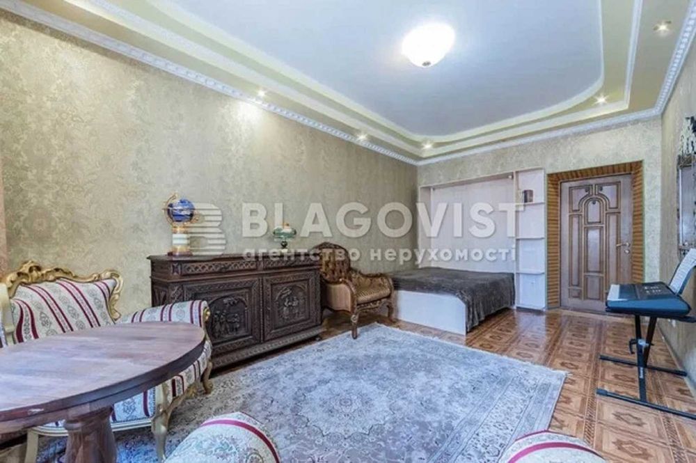 Продаж, 2-кімнатна(60м2) квартира, сталінка, Цирк