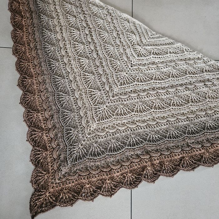 Chusta robiona ręcznie na szydełku rękodzieło Handmade