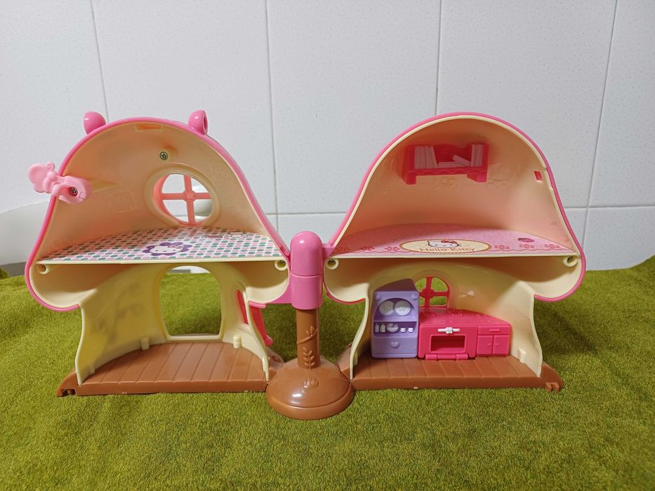 Casa da Hello Kitty em forma de cogumelo