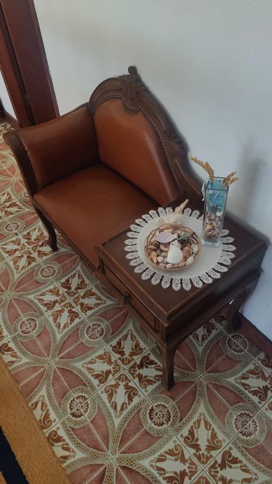 Banco antigo entrada sala