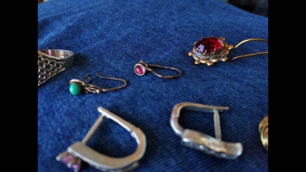 Продам серьги с камнями  старинные и СССР