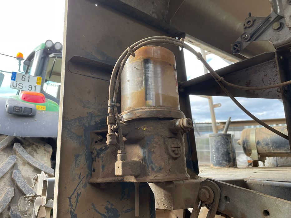 Enfardadeira de rolos Claas