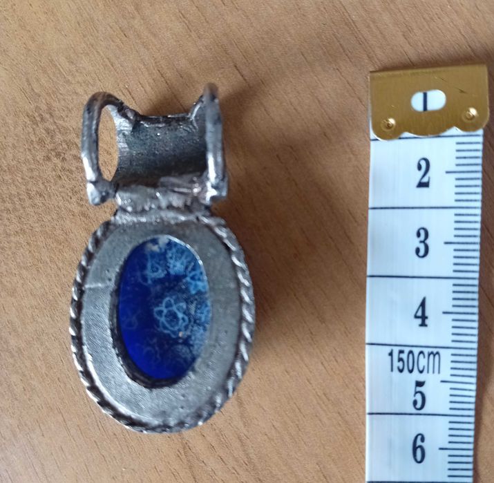 zawieszka metalowa niebieska