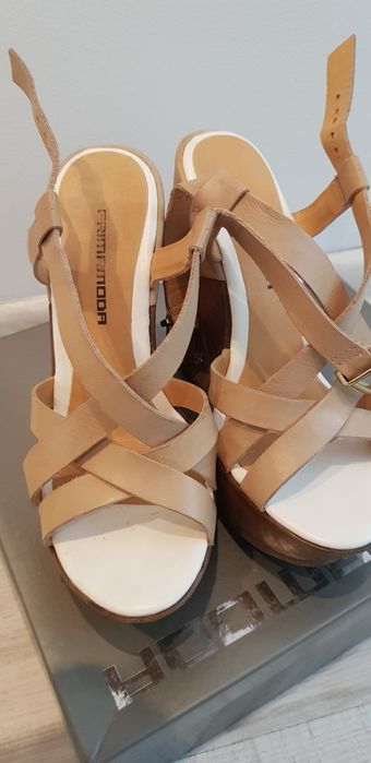 Sandały na koturnie Prima Moda