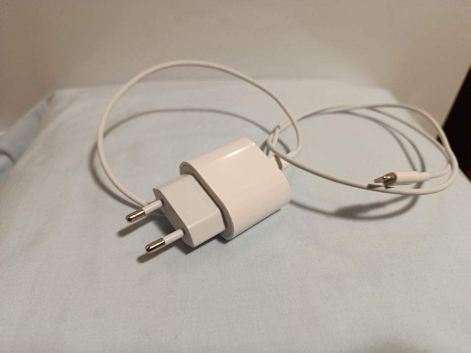 Зарядка для айфона