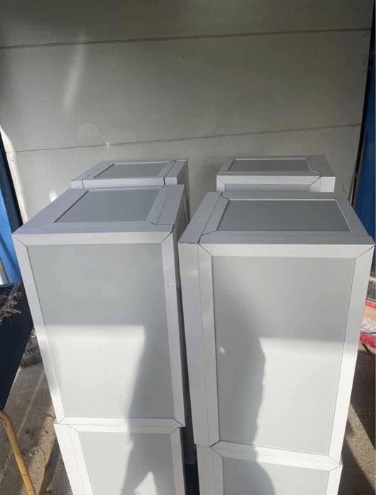 Caixas para bilhas do gás novas