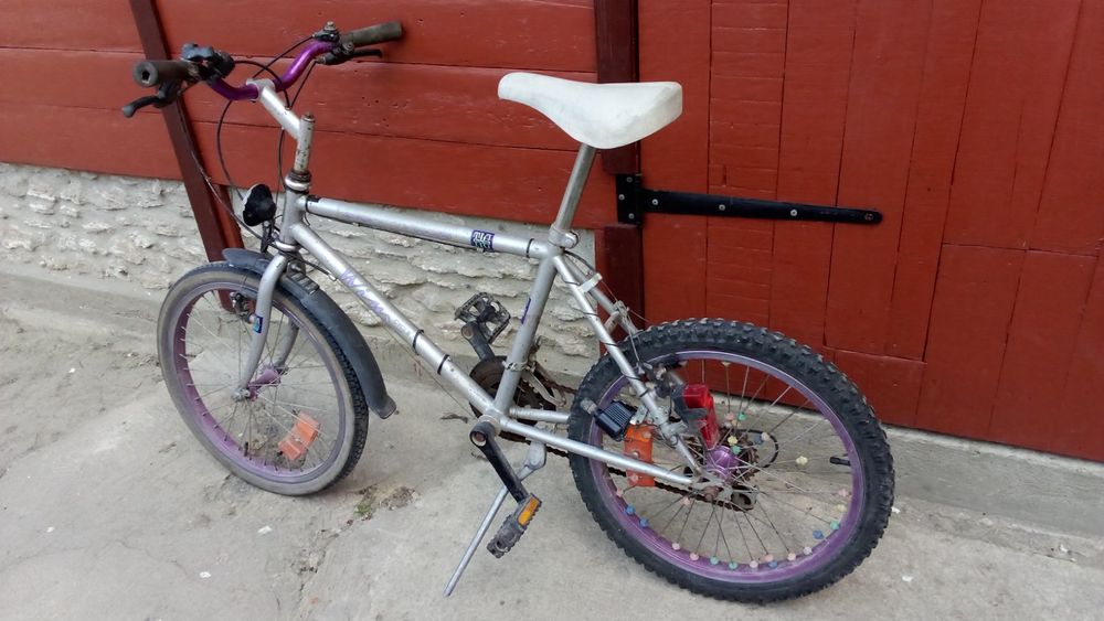 Дитячий велосипед для дівчаток.