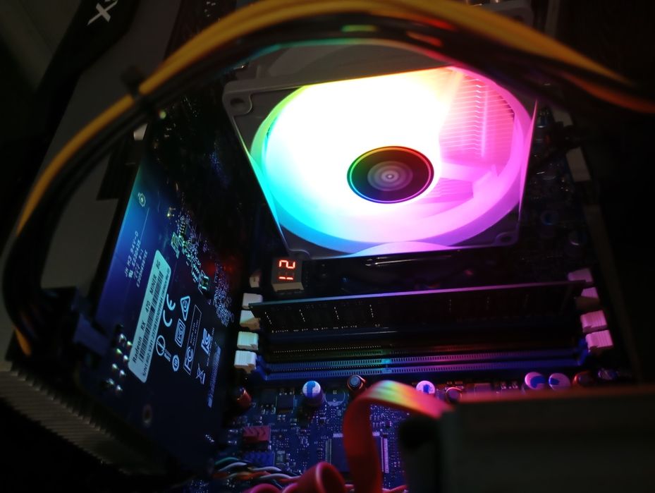 Крутий ігровий комп’ютер можна грати багато крутих ігор