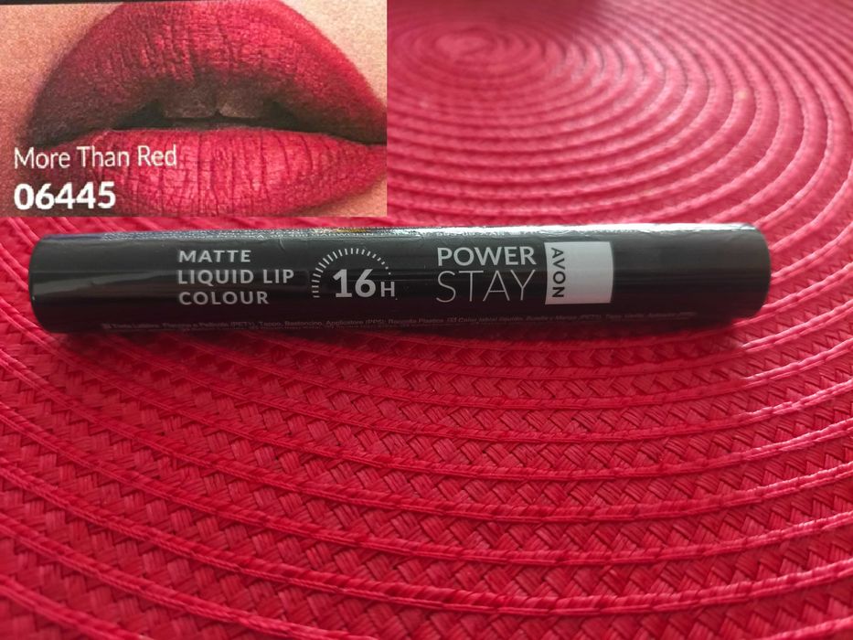 Avon Matowa szminka w płynie 16h More Than Red Powerstay