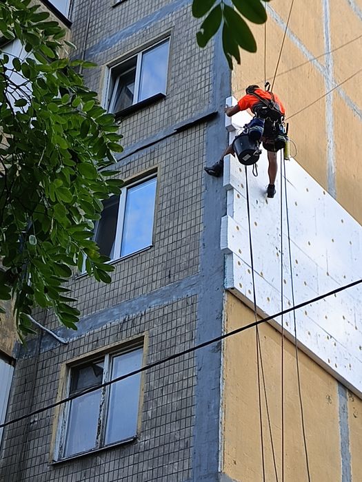 Утеплення квартир Київ балкони лоджії  вікна стіни у підїзді