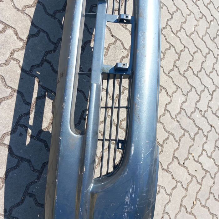 Para choques frente toyota hiace hf ty11029 00